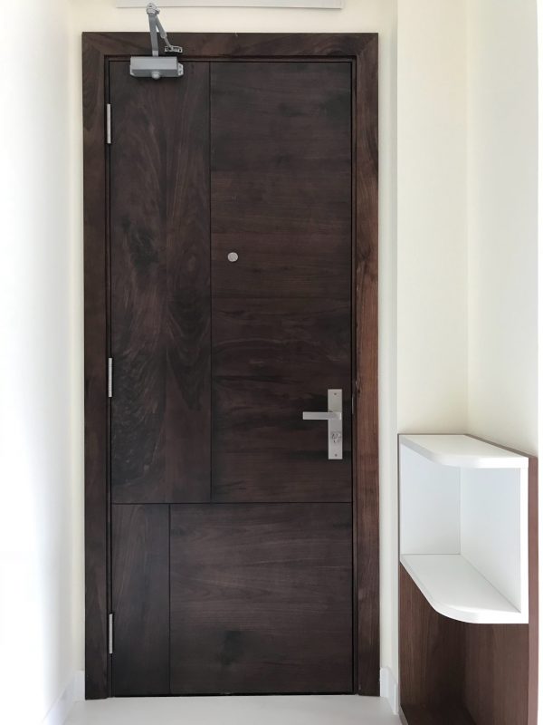 Cửa gỗ óc chó lắp tại quận 10 - Hình ảnh 2