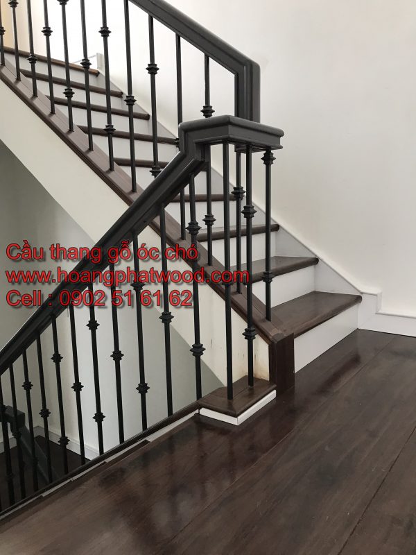 Cầu thang gỗ óc chó lắp Q10 - Hình ảnh 6