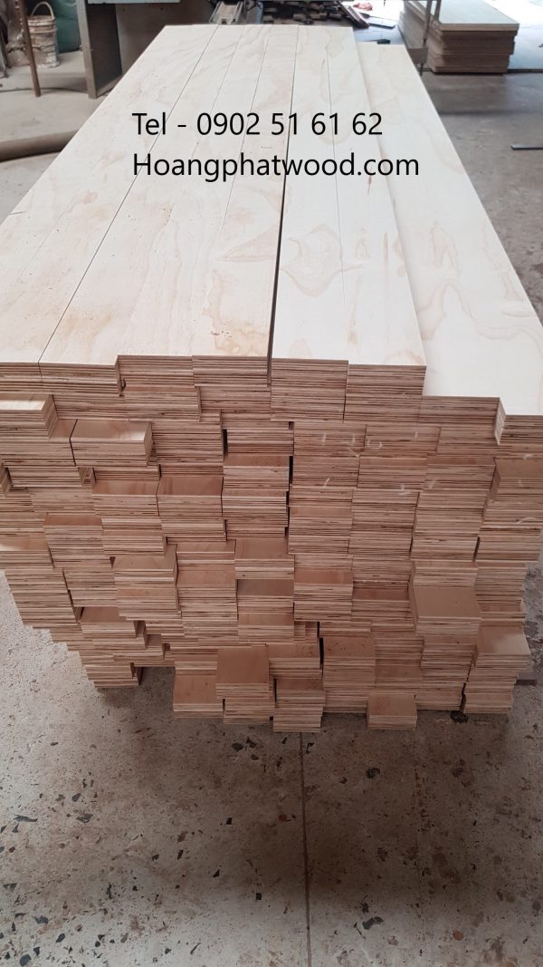 Ván plywood làm sàn thùng xe