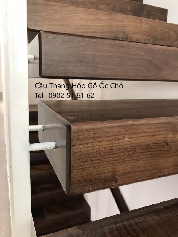 Cầu thang gỗ - Kiểu bay