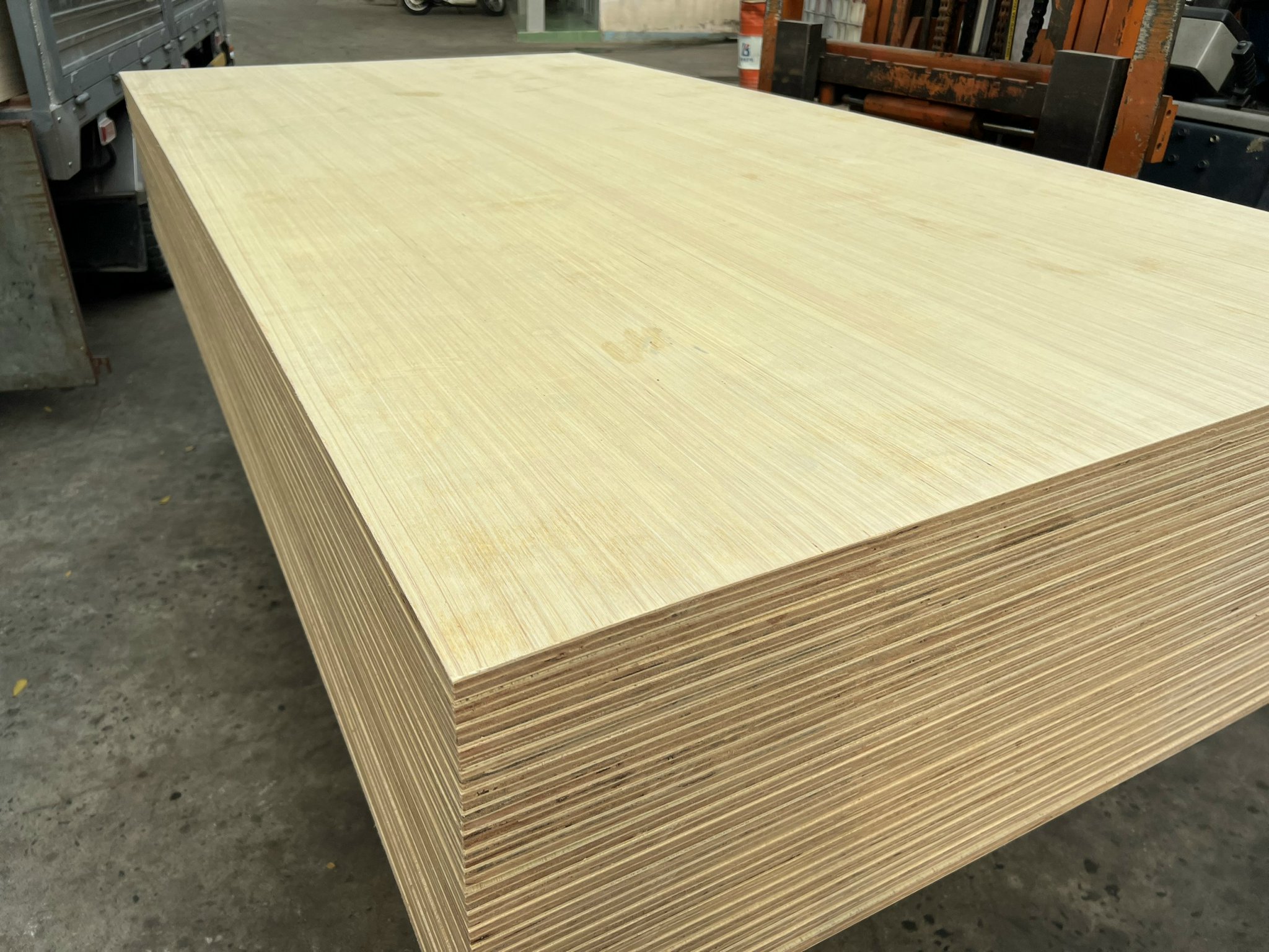 Ván ép chất lượng cao - Hoàng Phát