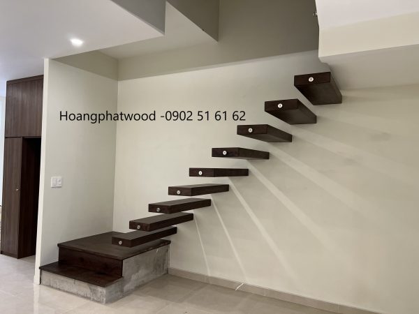 Cầu thang bay vách kính - Hình ảnh 3