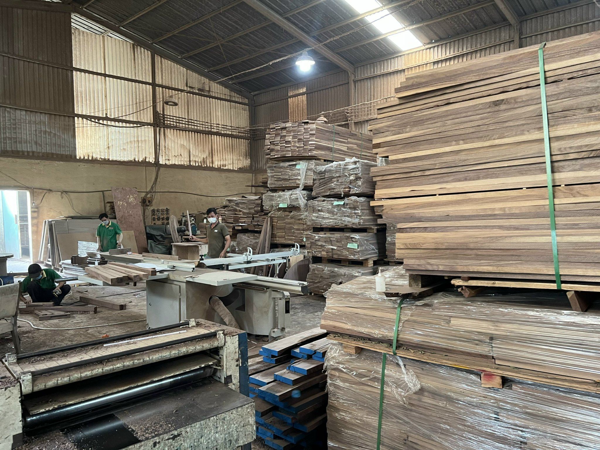 Xưởng mộc chuyên làm đồ gỗ tự nhiên tphcm