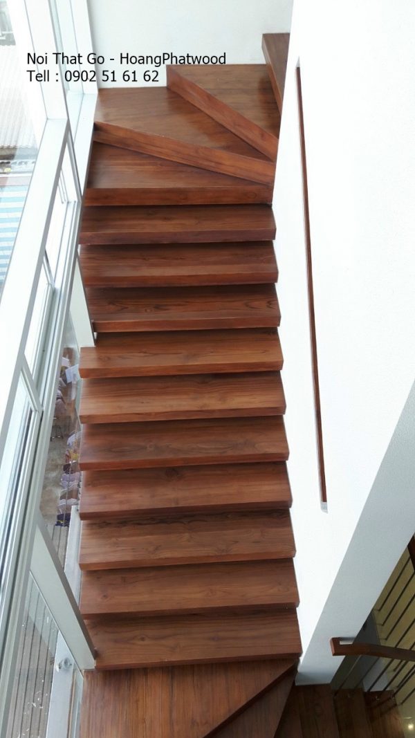 Cầu thang bộ ốp gỗ teak - Hình ảnh 4