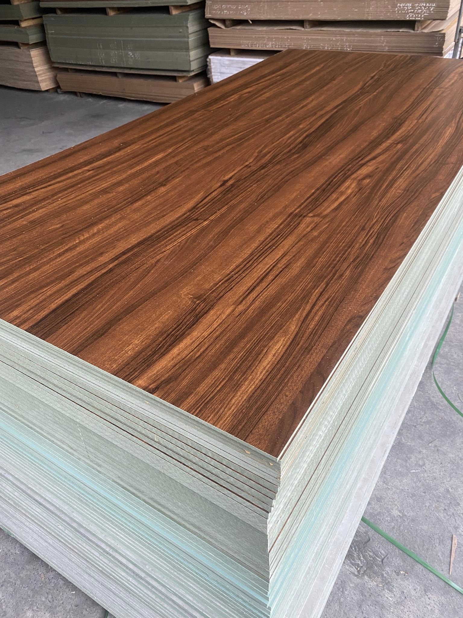 So Sánh Gỗ Plywood Và MDF – Nên Chọn Loại Nào - Sản phẩm ván MDF