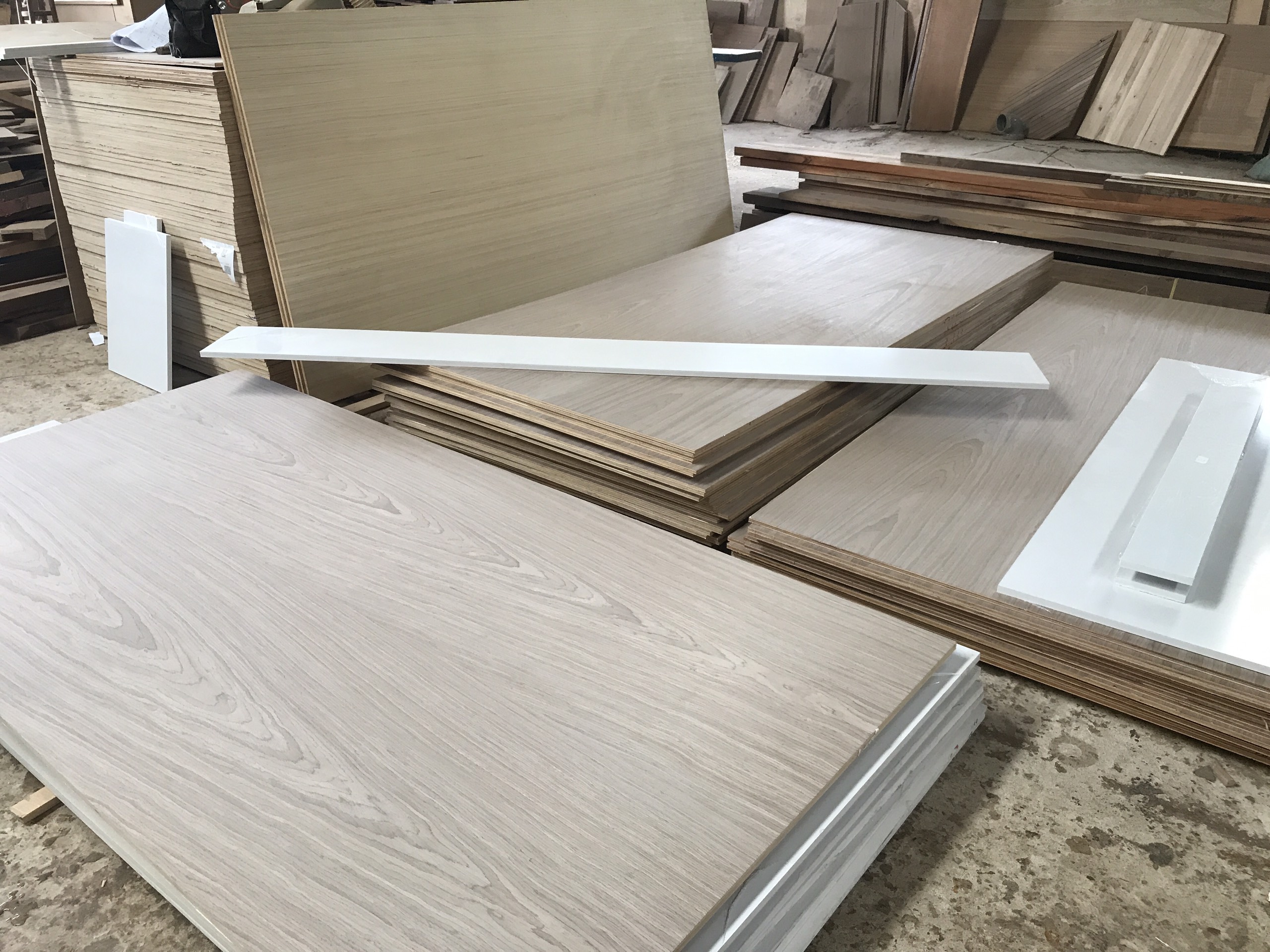 Ván ép Plywood giá bao nhiêu? Bảng giá mới nhất 2025- Dòng ván dán veneer tự nhiên walnut - óc chó