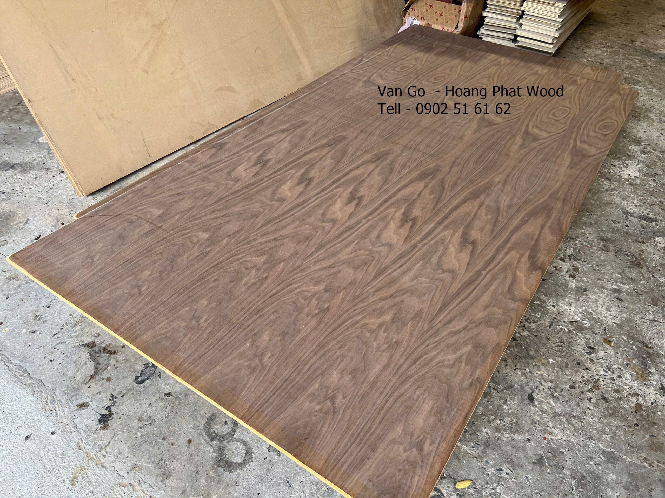 - Mặt veneer óc chó bông