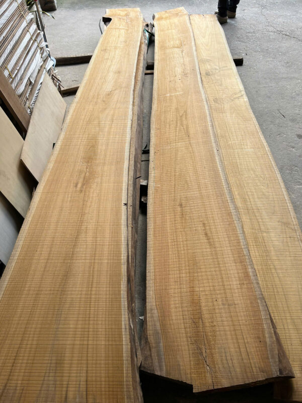 Mặt bàn nguyên tấm gỗ teak (Giá tỵ)