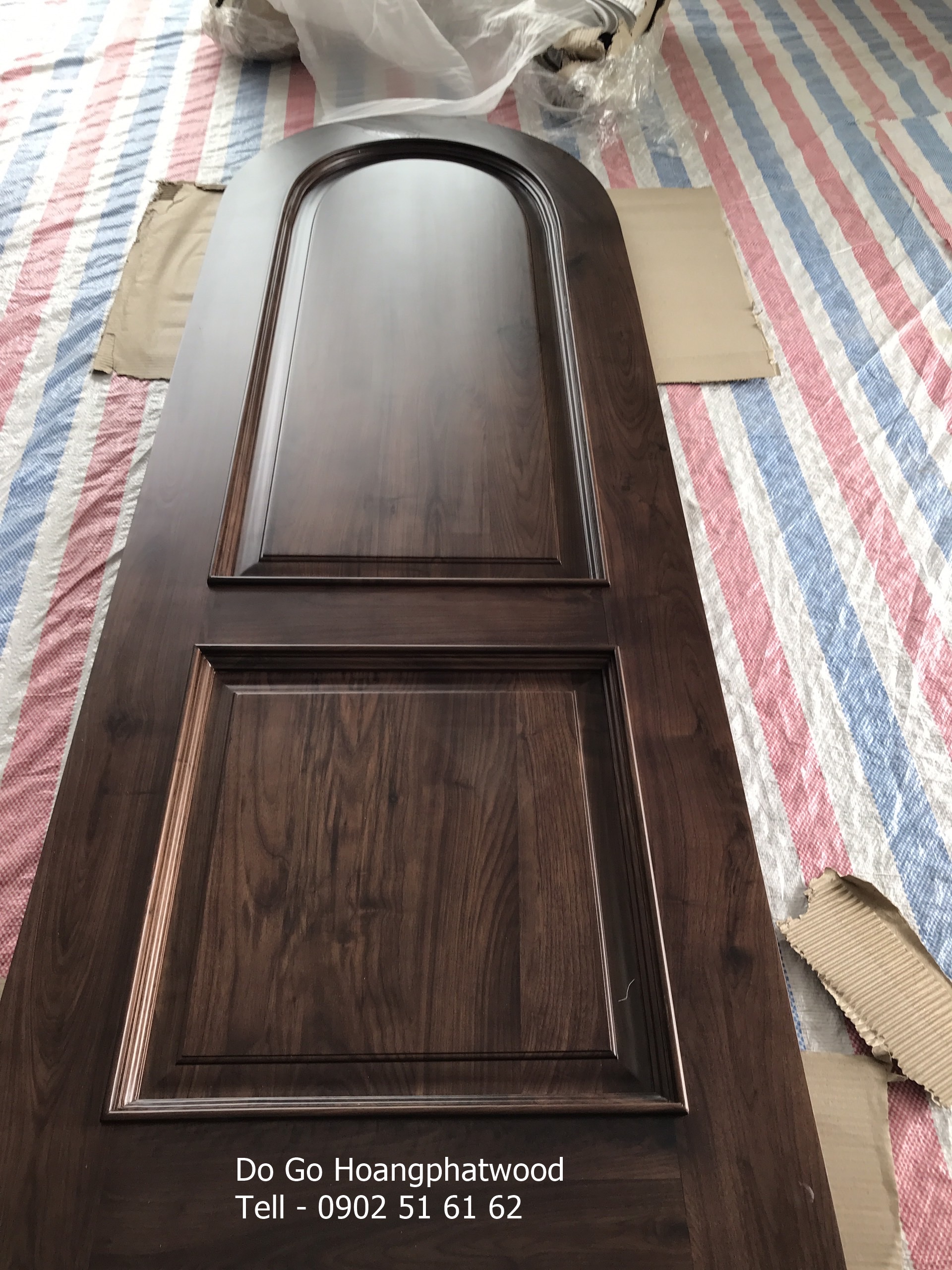 Cửa vòm cong hiện đại - Chỉ nổi 