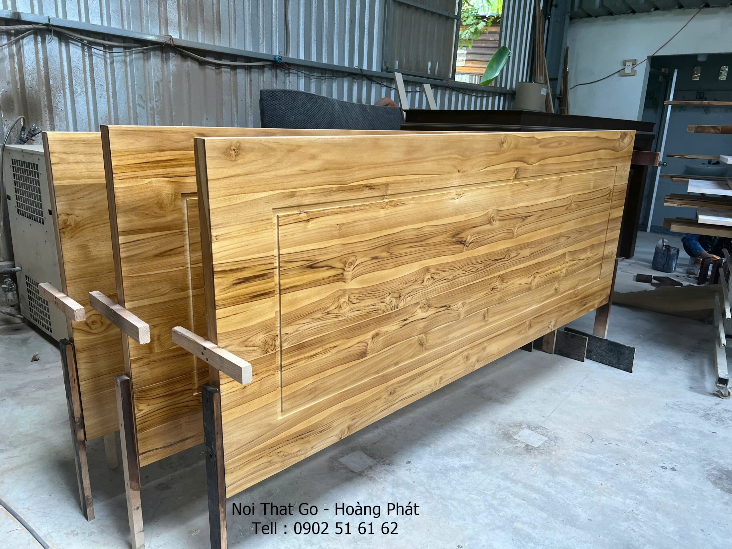 Dòng Cửa Hiện Đại Đẹp - Chất liệu gỗ teak 