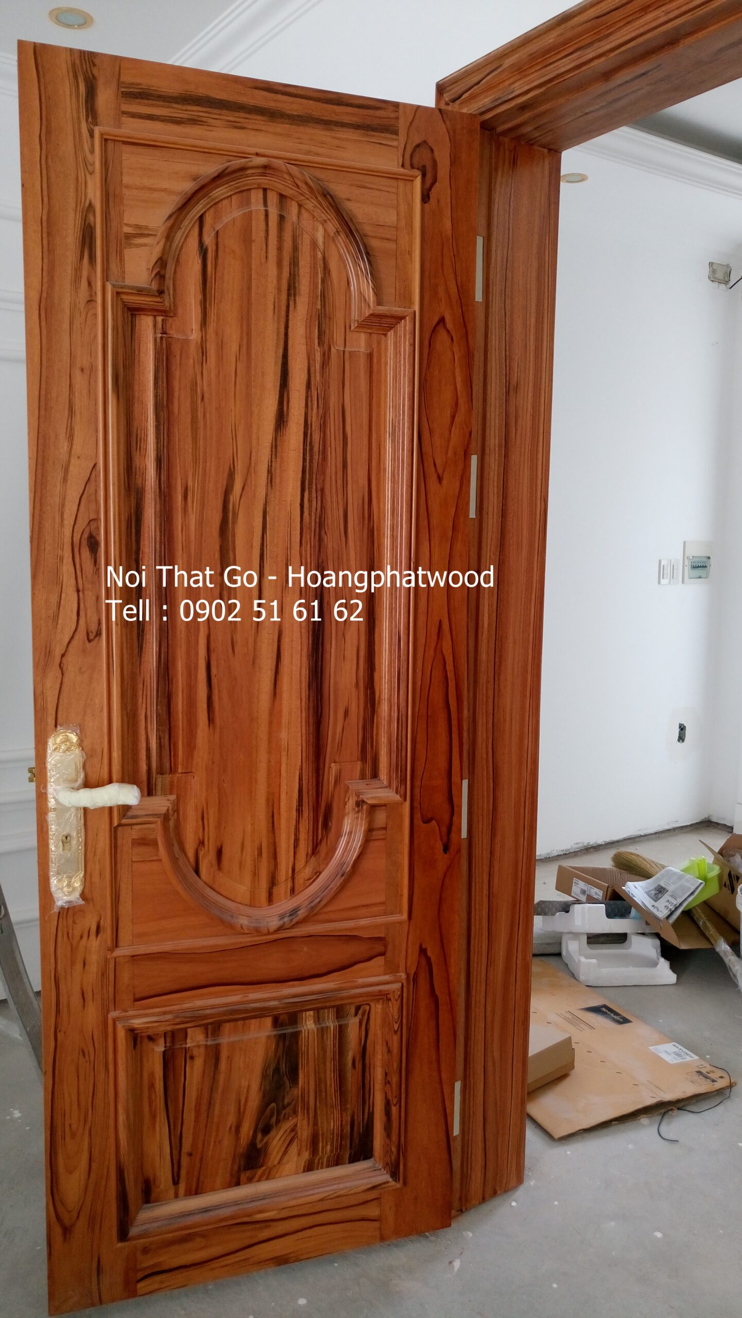 Cửa gỗ đẹp kiểu chỉ nổi - Gỗ tiger