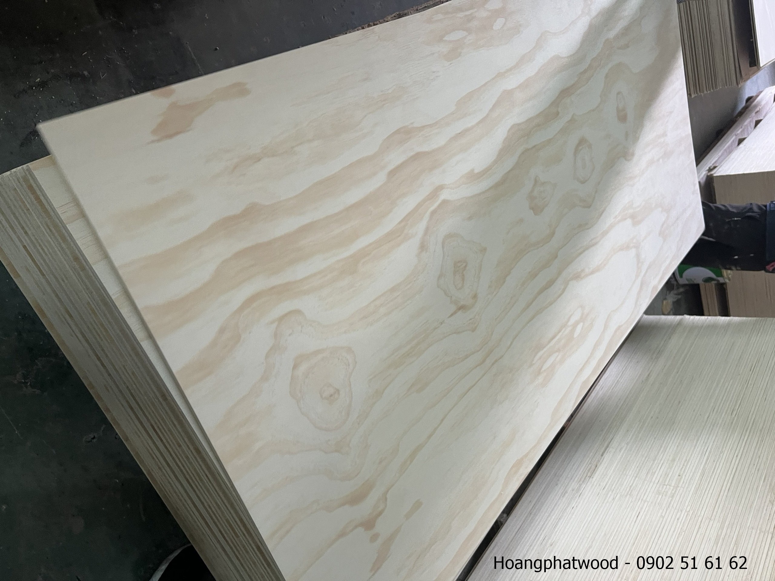 Sản phẩm : Ván ép thông làm nội thất