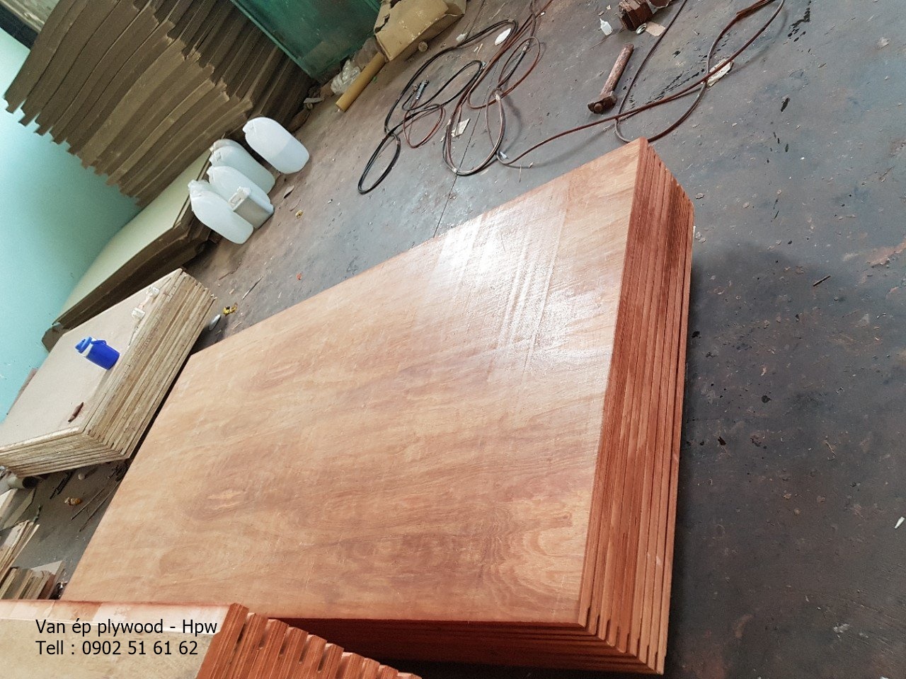 Sản phẩm : Ván ép ép keo đỏ làm nội thất