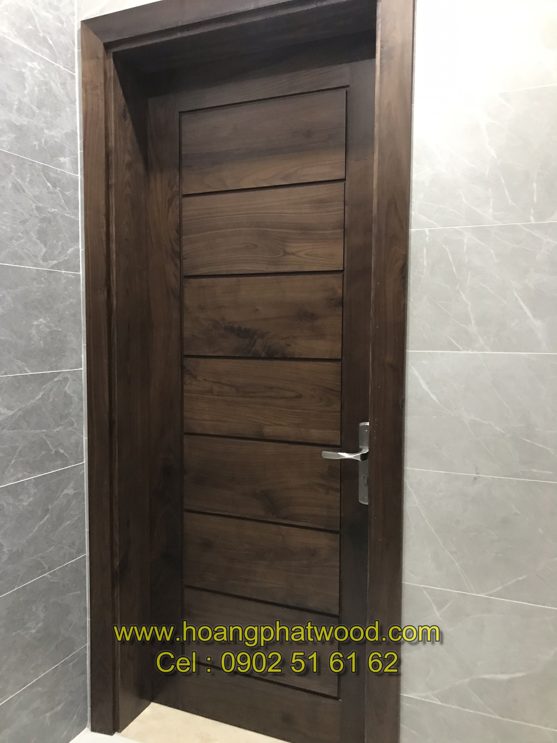 Cửa gỗ óc chó đẹp 2026 - 1 cánh