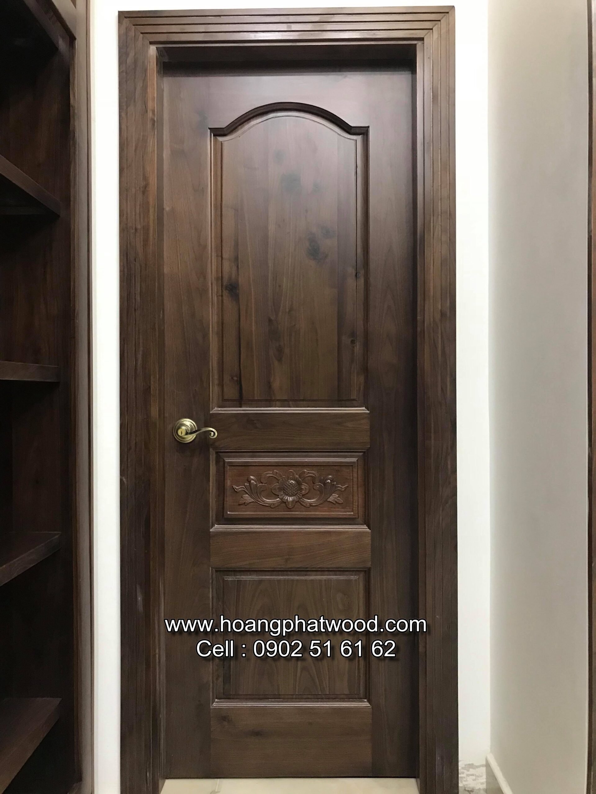 Mẫu Cửa gỗ năm 2026 - Gỗ Óc Chó