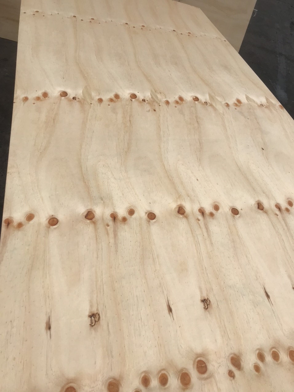 Sản phẩm : Ván ép hàng thường làm khung xương - sofa